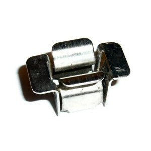 Clips ou pince dans la porte 